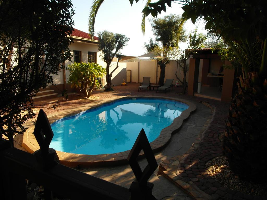 Caotinha Guest Cottage Windhoek Esterno foto